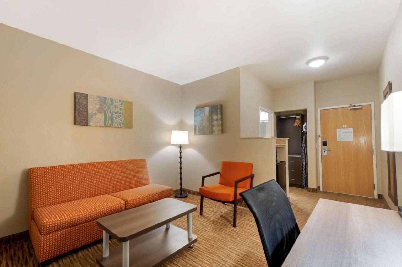 Western Dfw Airport Hotel 3*