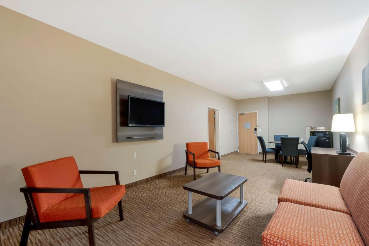 Western Dfw Airport 3*