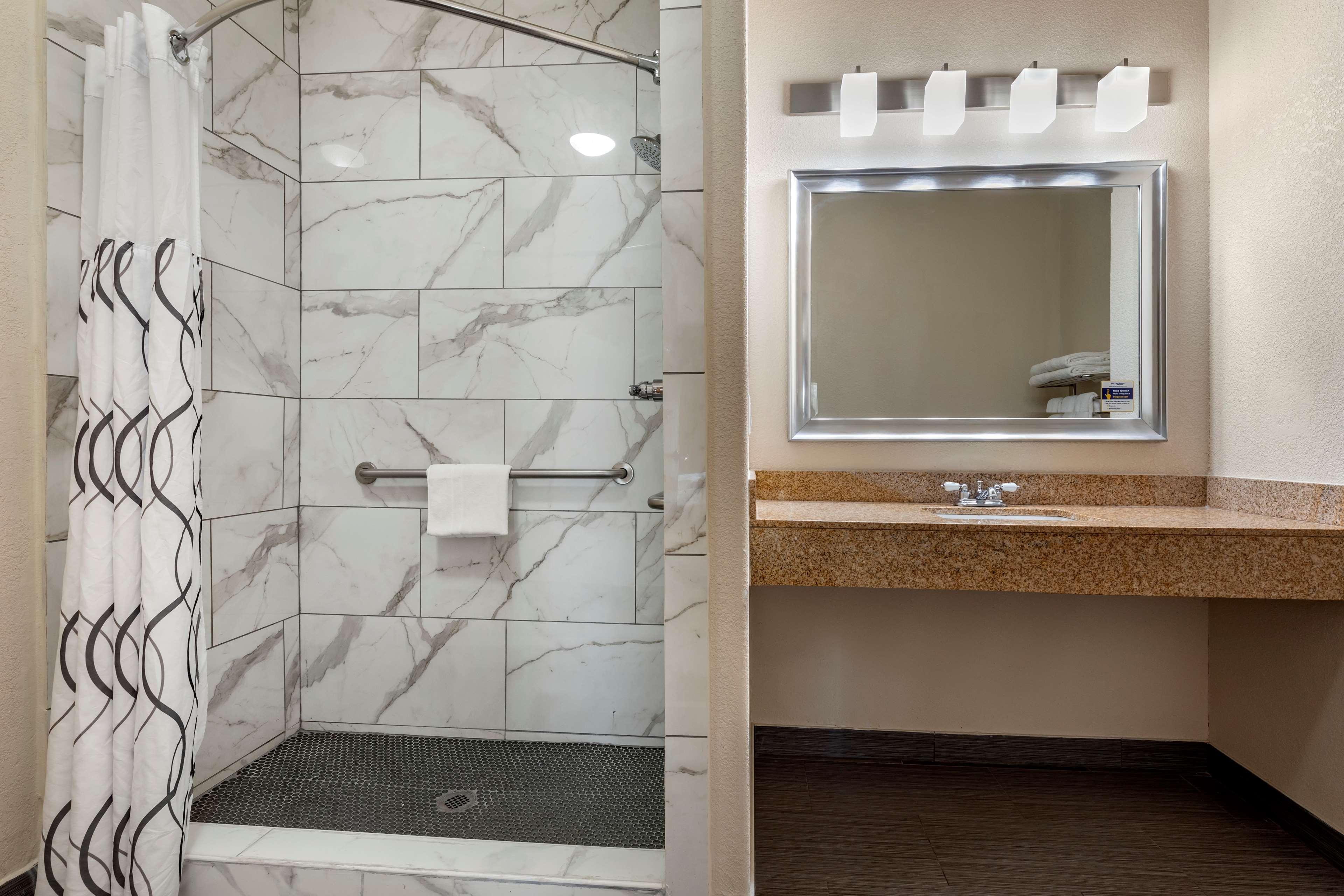 Western Dfw Airport 3*