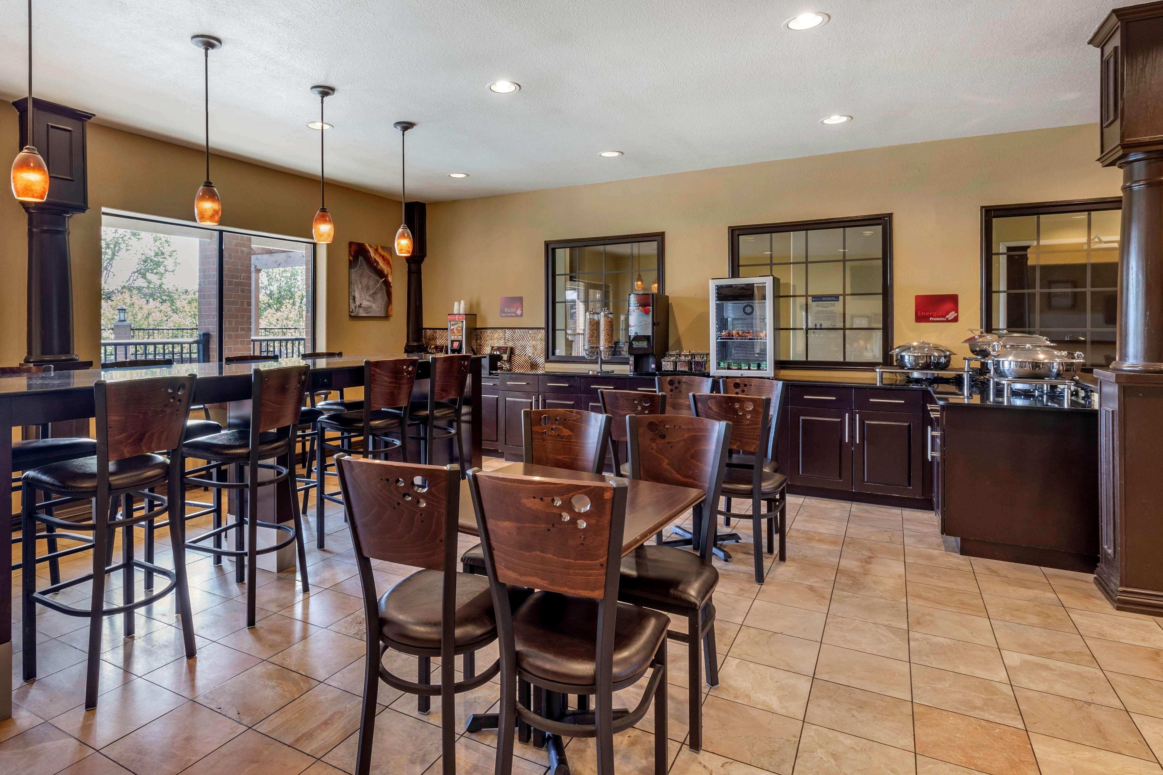 Best Western Plus Dfw Airport Hotel 3*