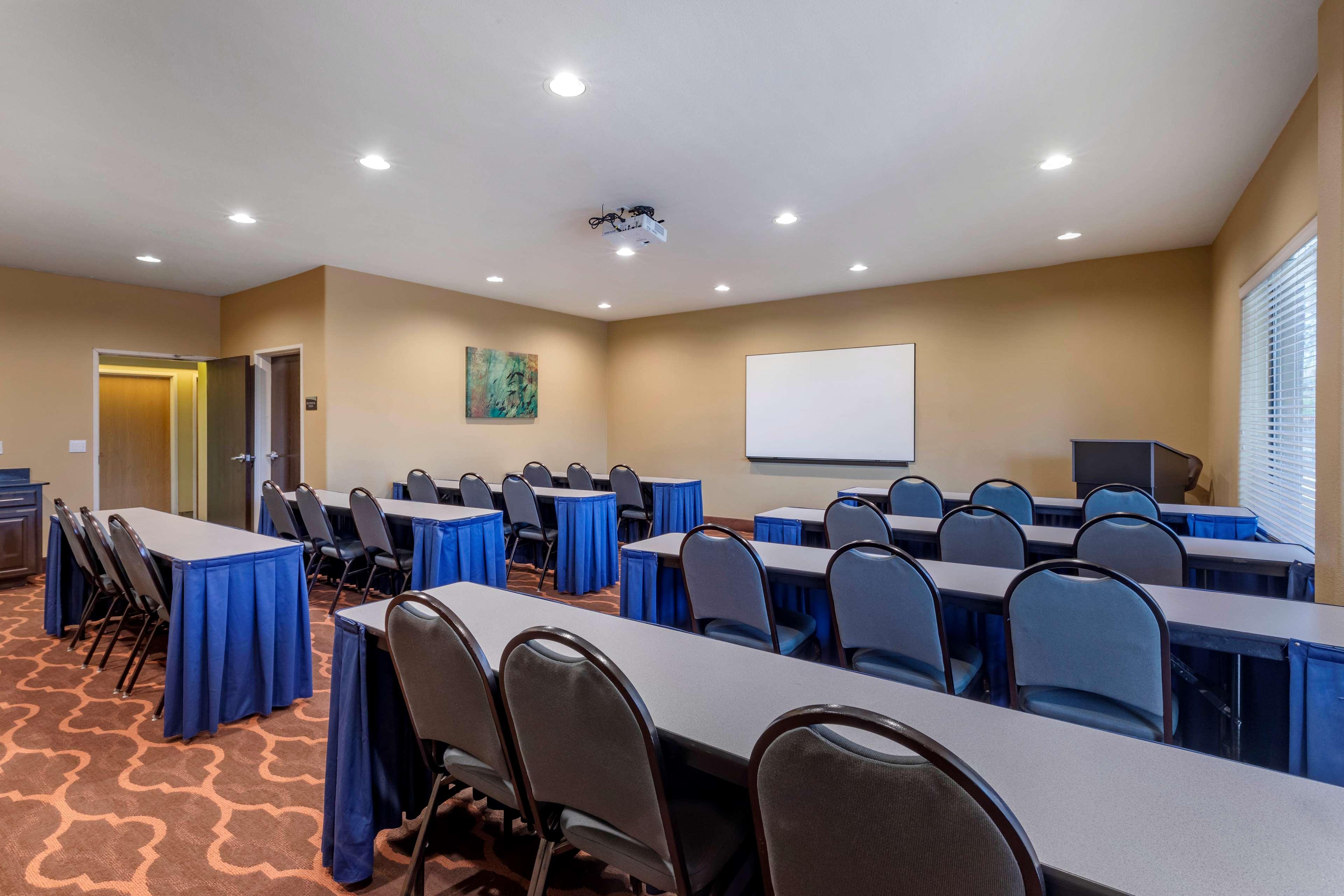 Hotel Western Dfw Airport 3*