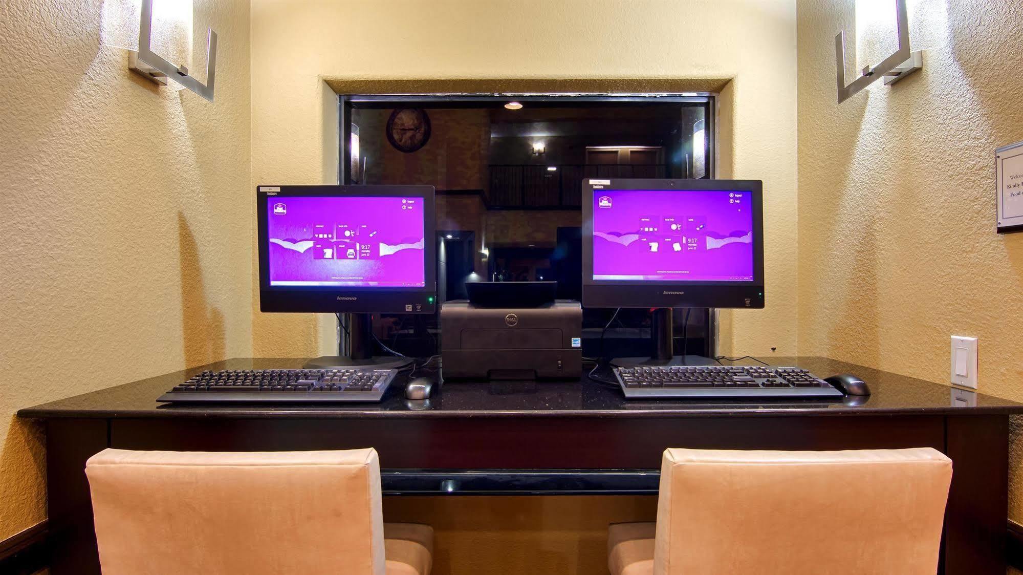 Western Dfw Airport Hotel 3*