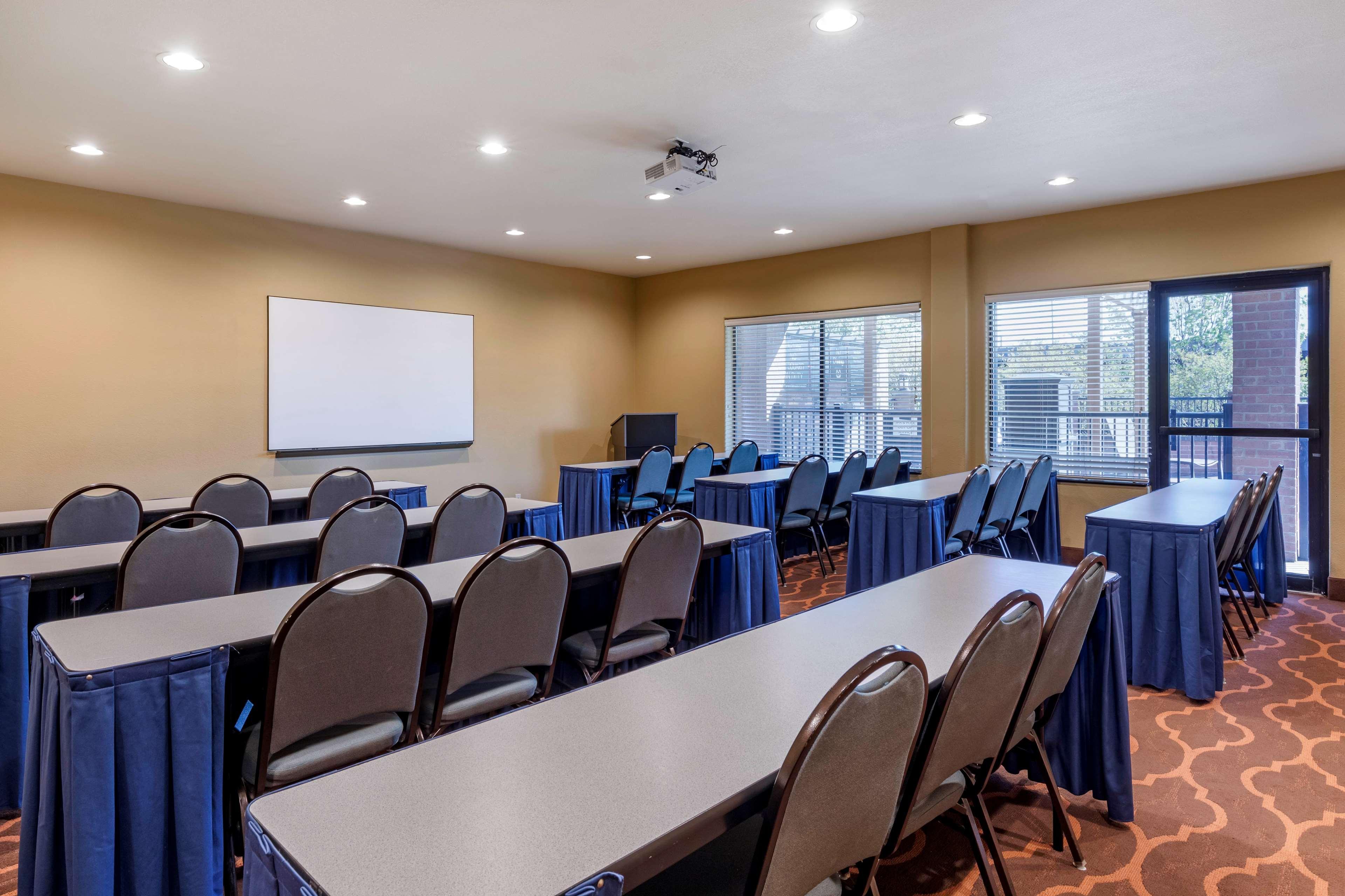 Hotel Western Dfw Airport 3*